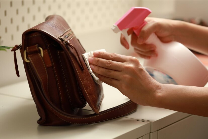 Cuidados Essenciais para Prolongar a Vida Útil de uma Bolsa de Couro